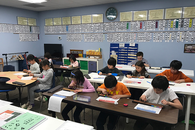 「桜祭そろばんビレッジ」で播州そろばん作りにチャレンジ