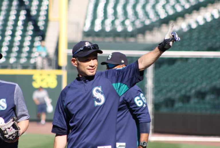 イチロー選手、現役引退を表明