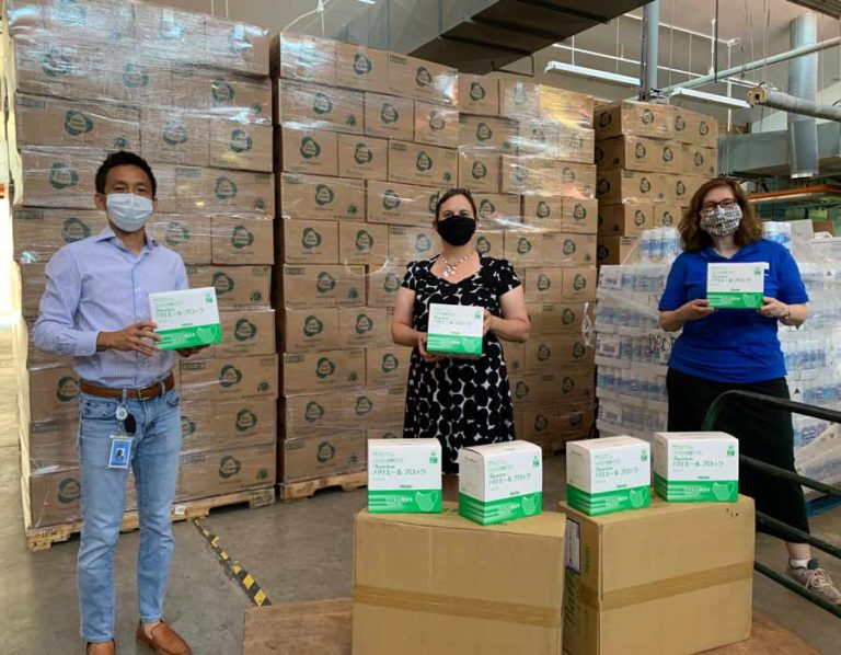 シアトルと神戸の姉妹都市関係を縁に 日本から届いた1万枚の高機能マスク