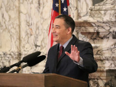 ホブス氏がワシントン州務長官就任 マイノリティーとして初めて