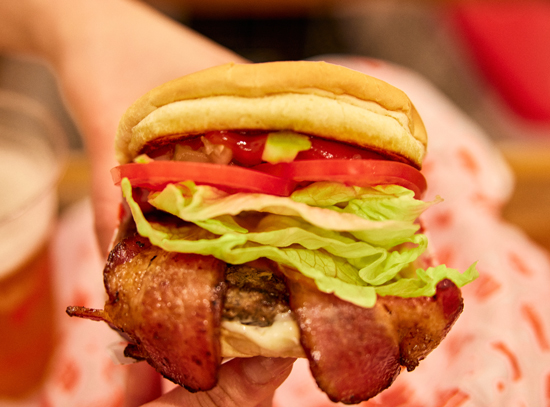 シアトルのローカル・バーガーを東京のど真ん中で！ リル・ウディーズ／Lil Woody’s