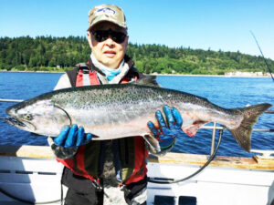 Larry-Matsuda2-with-salmon-ADJ-IMG_5725-(1) | Seattle’s Japanese Community News – North American Post