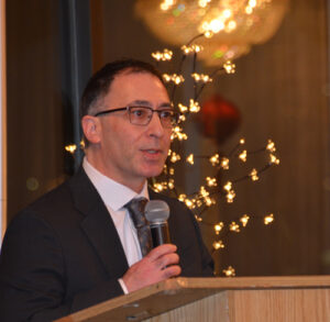 UW-chair-asian-languages-DSC_4440 | Seattle’s Japanese Community News – North American Post