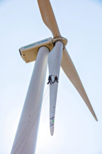 Wind_turbine_maintenance_51689968067 PS ADJ | Seattle’s Japanese Community News – North American Post