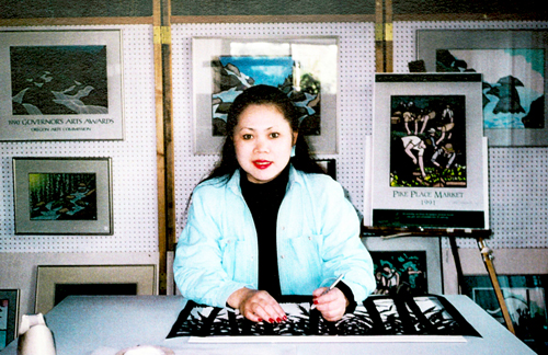 edited-Aki--Working-at-her-studio-in-1991 | Seattle’s Japanese Community News – North American Post
